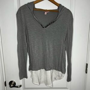 Juicy Couture long sleeve shirt hoodie pullover v neck grey medium
